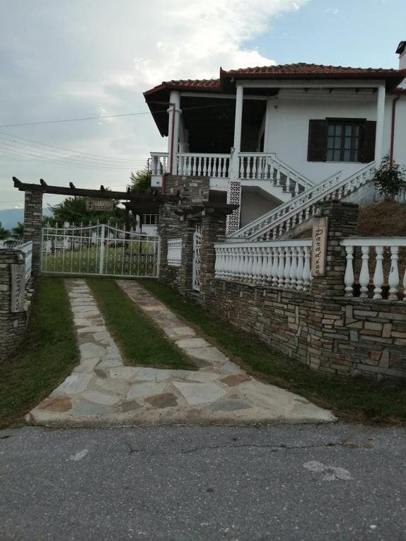Villa Paradisos Likostomon Екстериор снимка